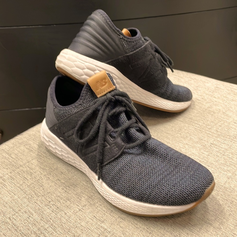 New Balance Black Sneaker